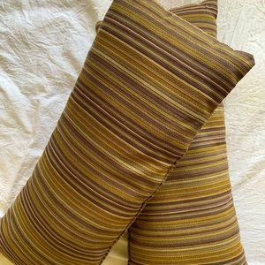 2)Rectangle Decorative Pillows